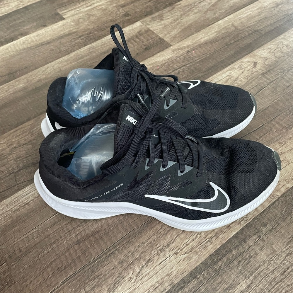 Nike Women's Quest 3 Running Shoe Black